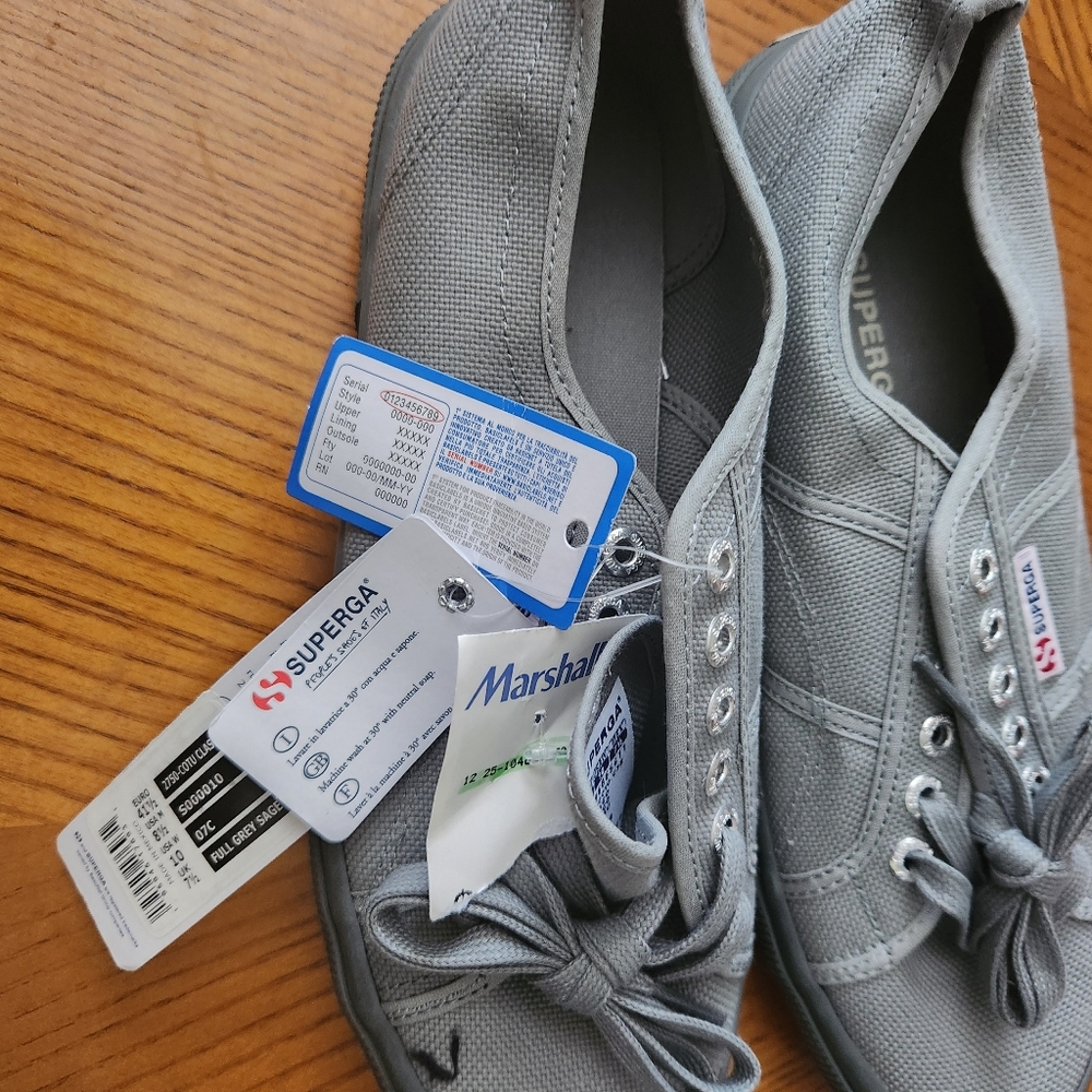 Superga Unisex Sneakers Size Men 8.5 Women 10